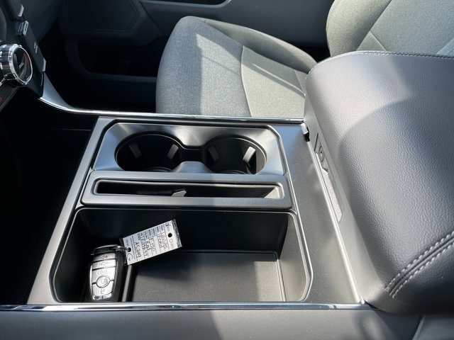 2025 Ford F-150 XLT photo 32