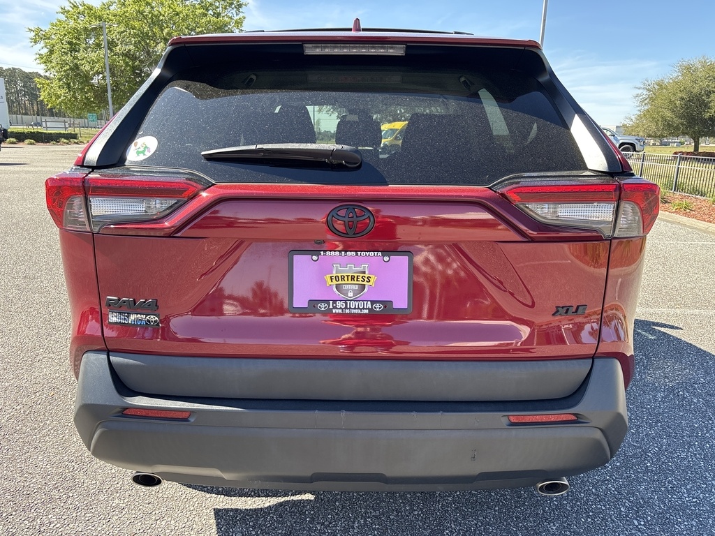 2021 Toyota RAV4 XLE photo 4