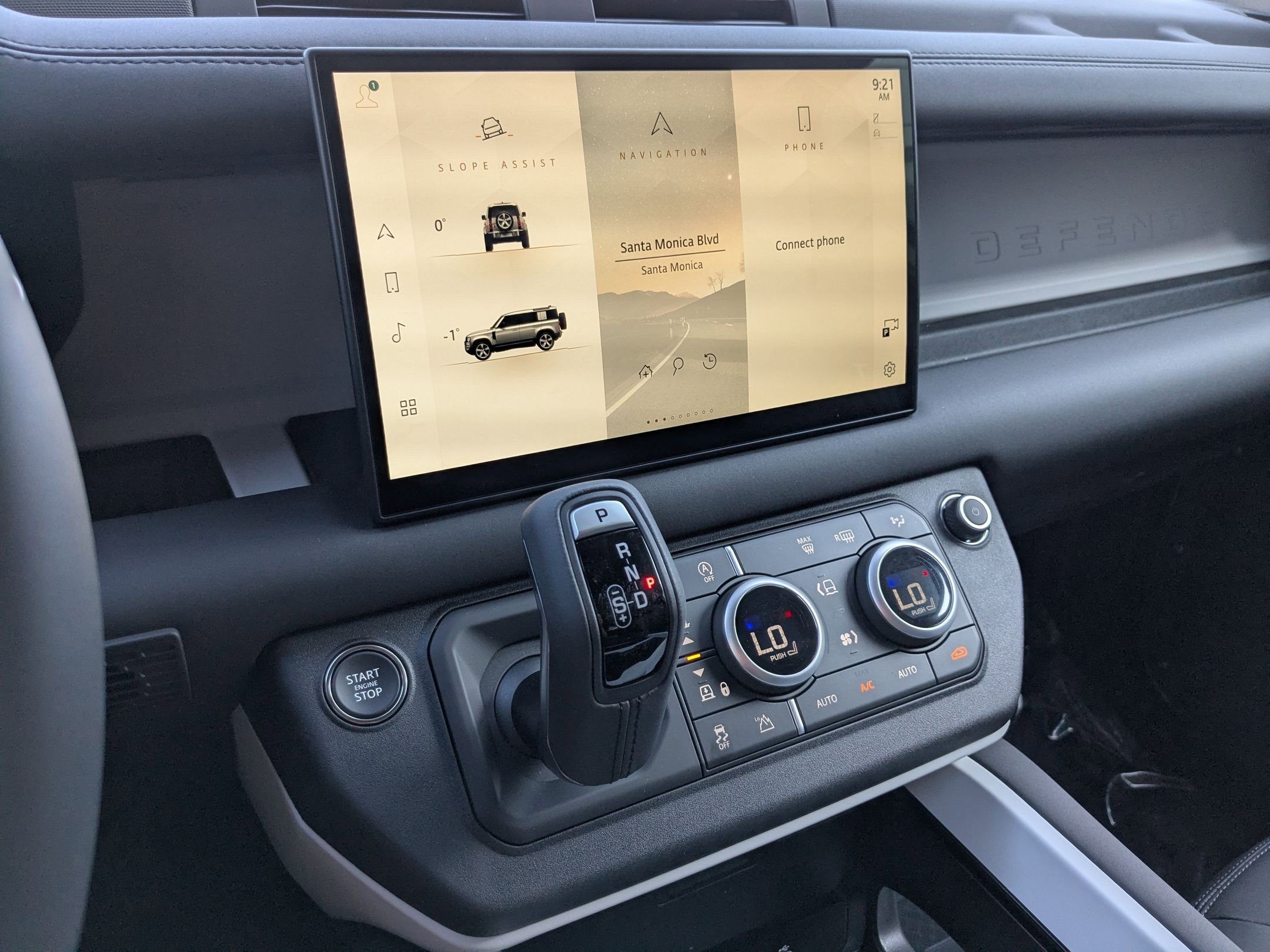 2025 Land Rover Defender 110 S photo 3
