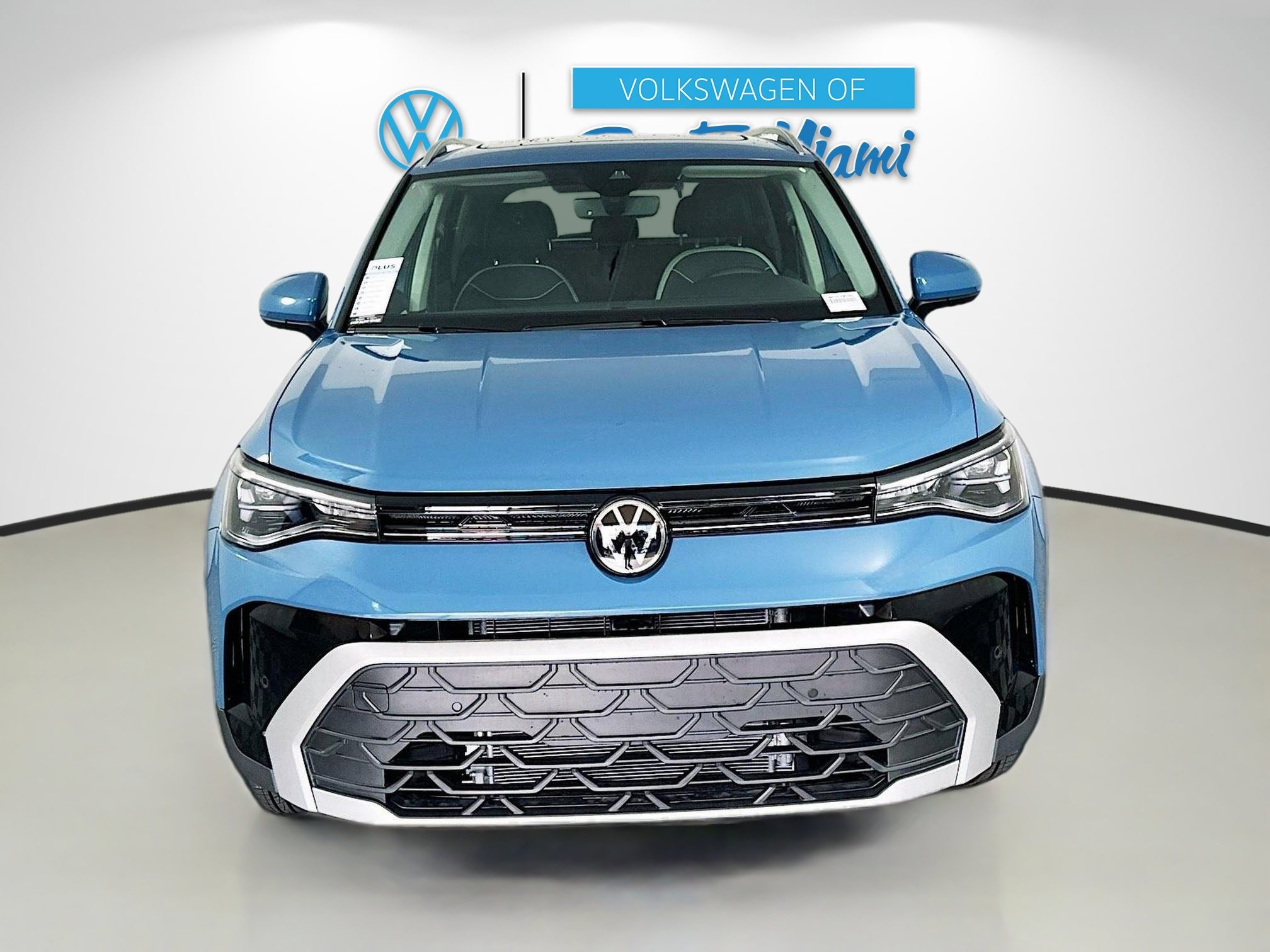 2025 Volkswagen Taos SE photo 2