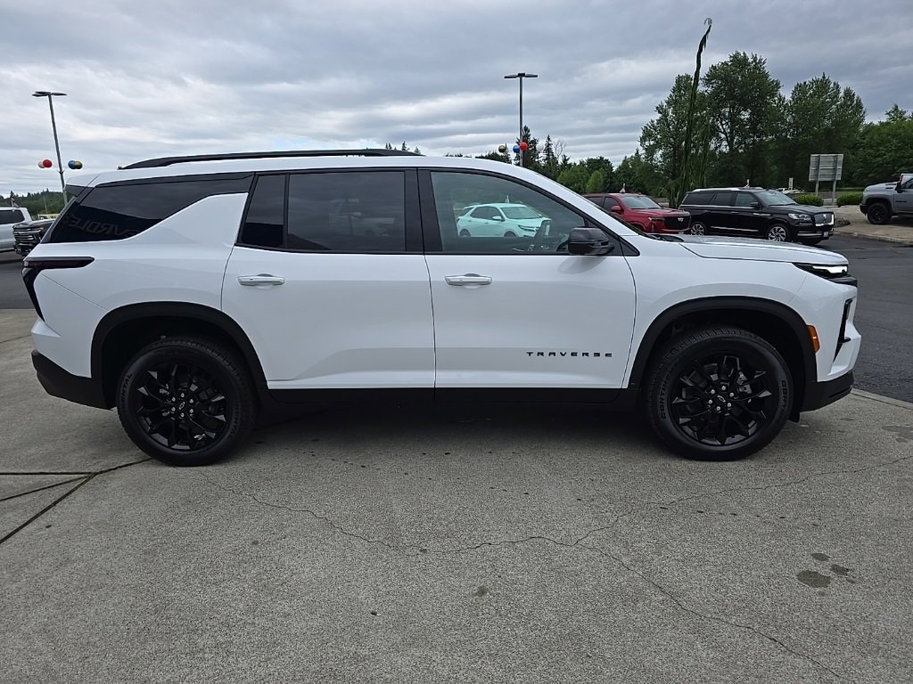 2025 Chevrolet Traverse photo 6