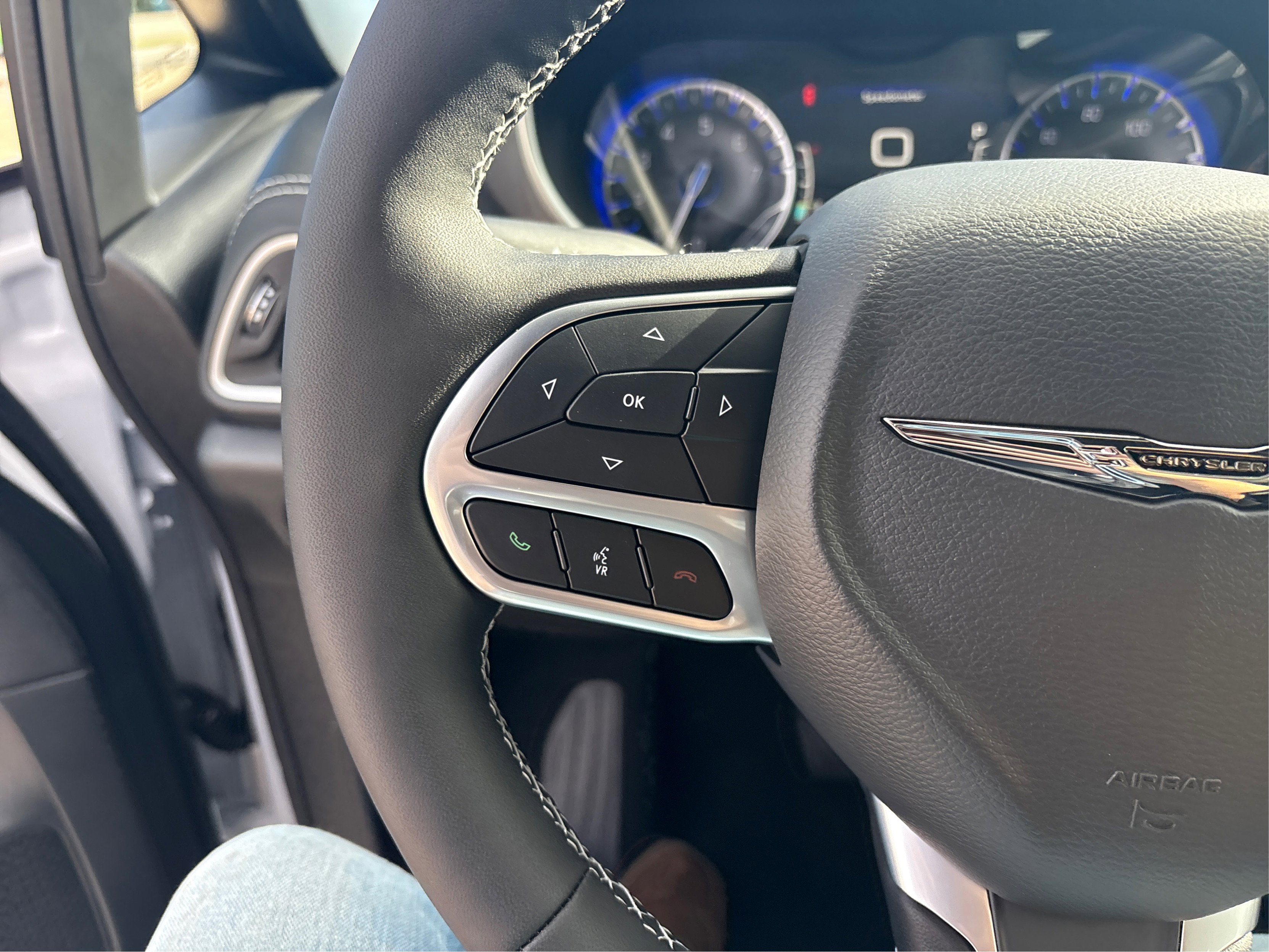 2026 Chrysler Pacifica photo 22