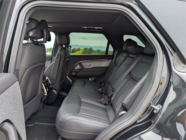 2025 Land Rover Range Rover Sport SE photo 5