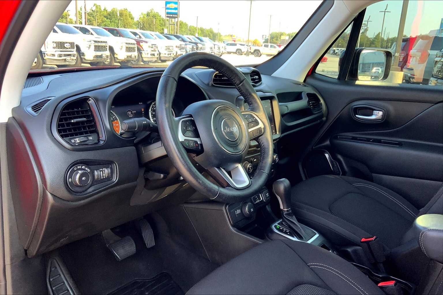2023 Jeep Renegade Latitude photo 16