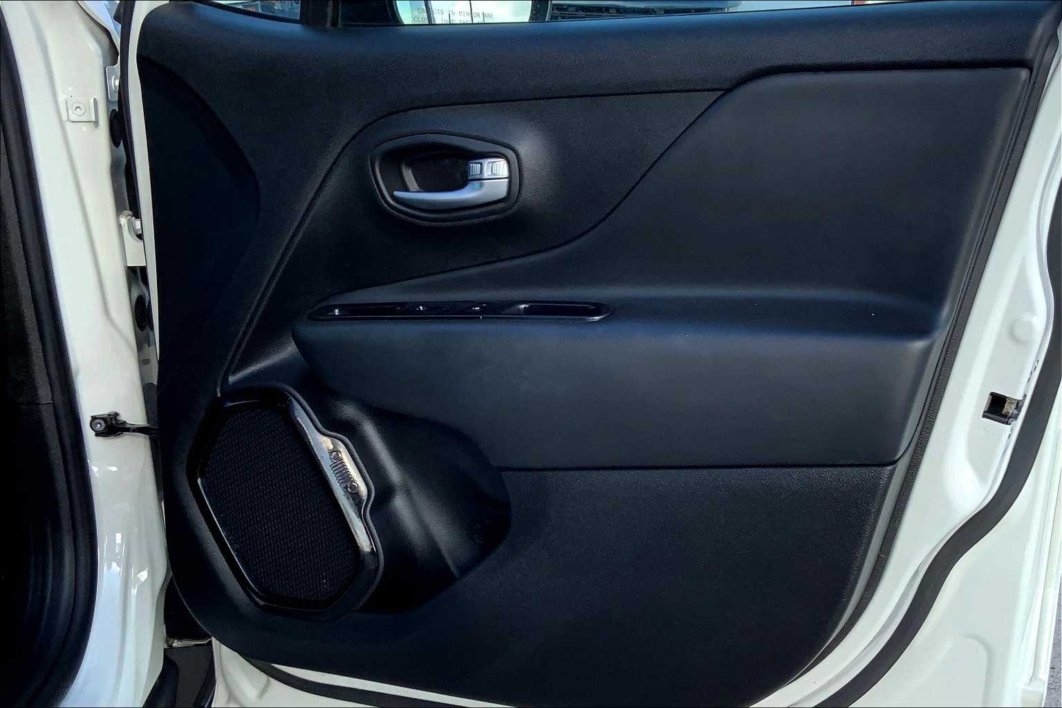 2022 Jeep Renegade Altitude photo 20