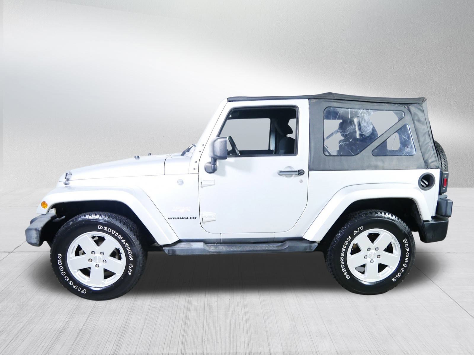 2011 Jeep Wrangler Sahara photo 4