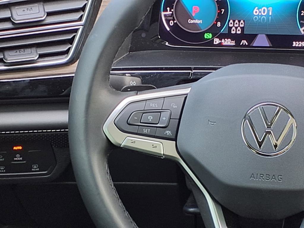 2025 Volkswagen Atlas SEL Premium R-Line photo 11