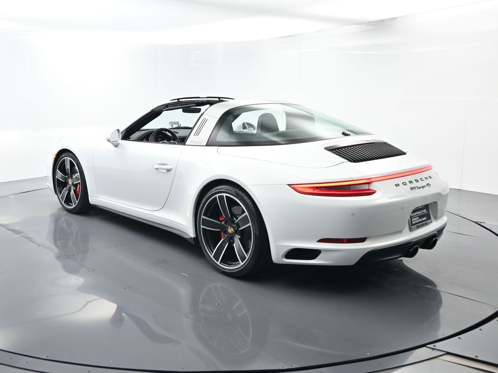 2019 Porsche 911 Targa 4S photo 2
