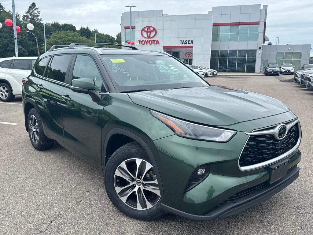 2023 Toyota Highlander XLE's photo