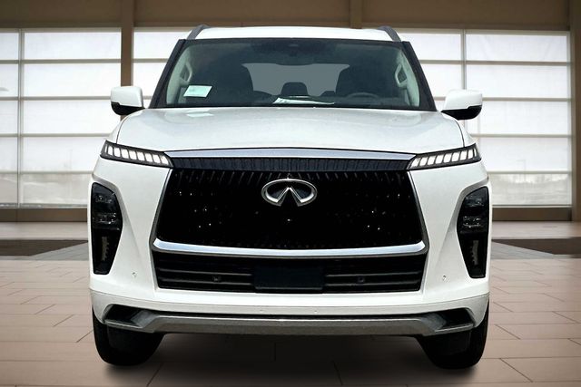 2026 Infiniti QX80 Luxe photo 3