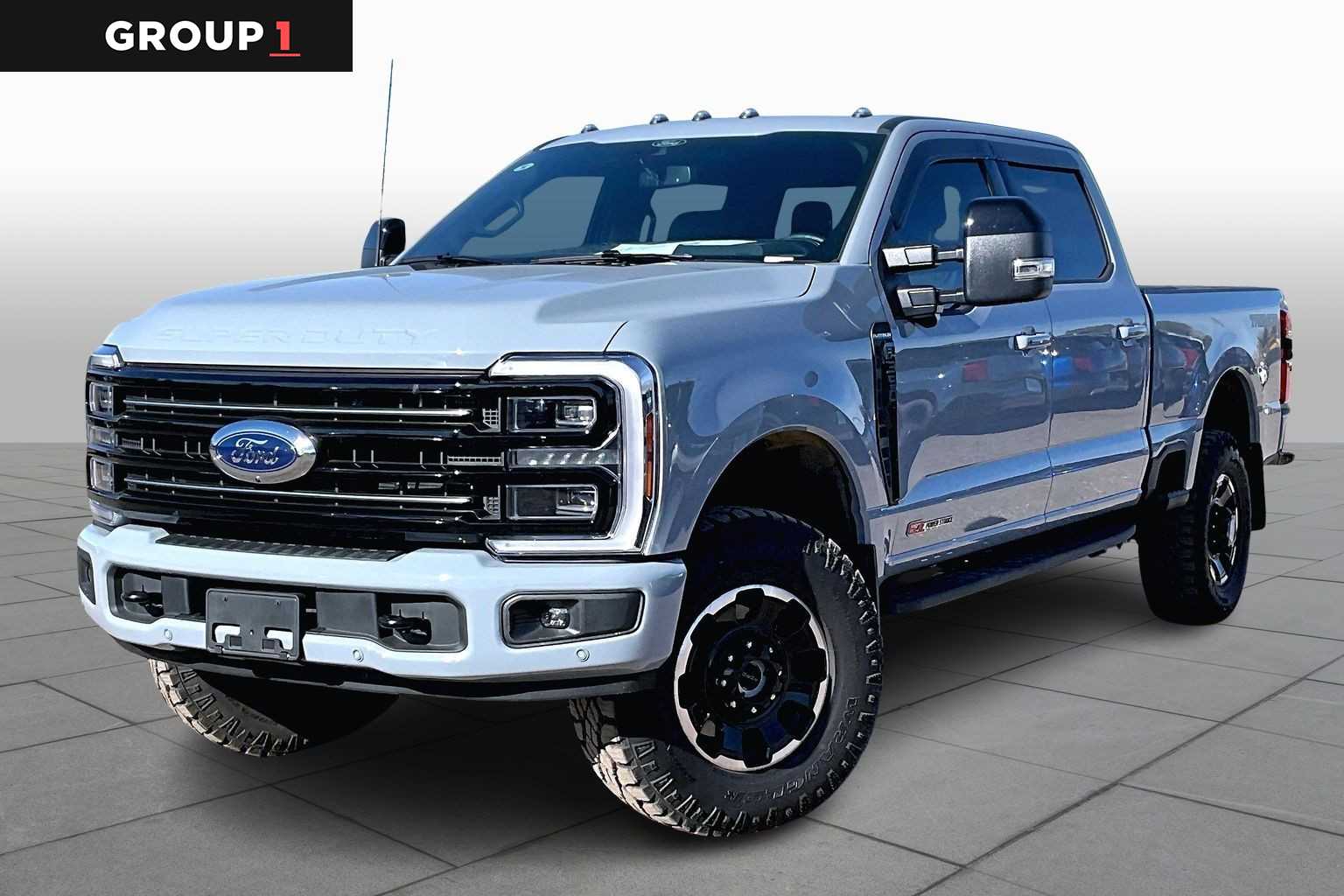 2025 Ford F-350 Super Duty Platinum's photo