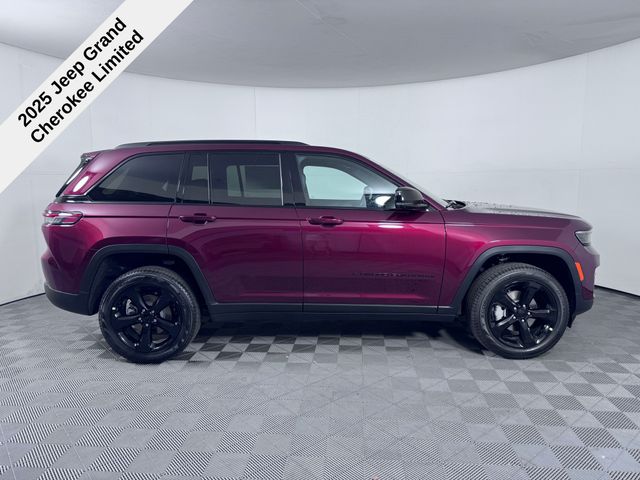 2025 Jeep Grand Cherokee Limited photo 7