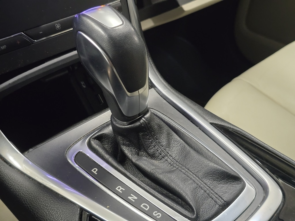 2015 Ford Edge Titanium photo 26