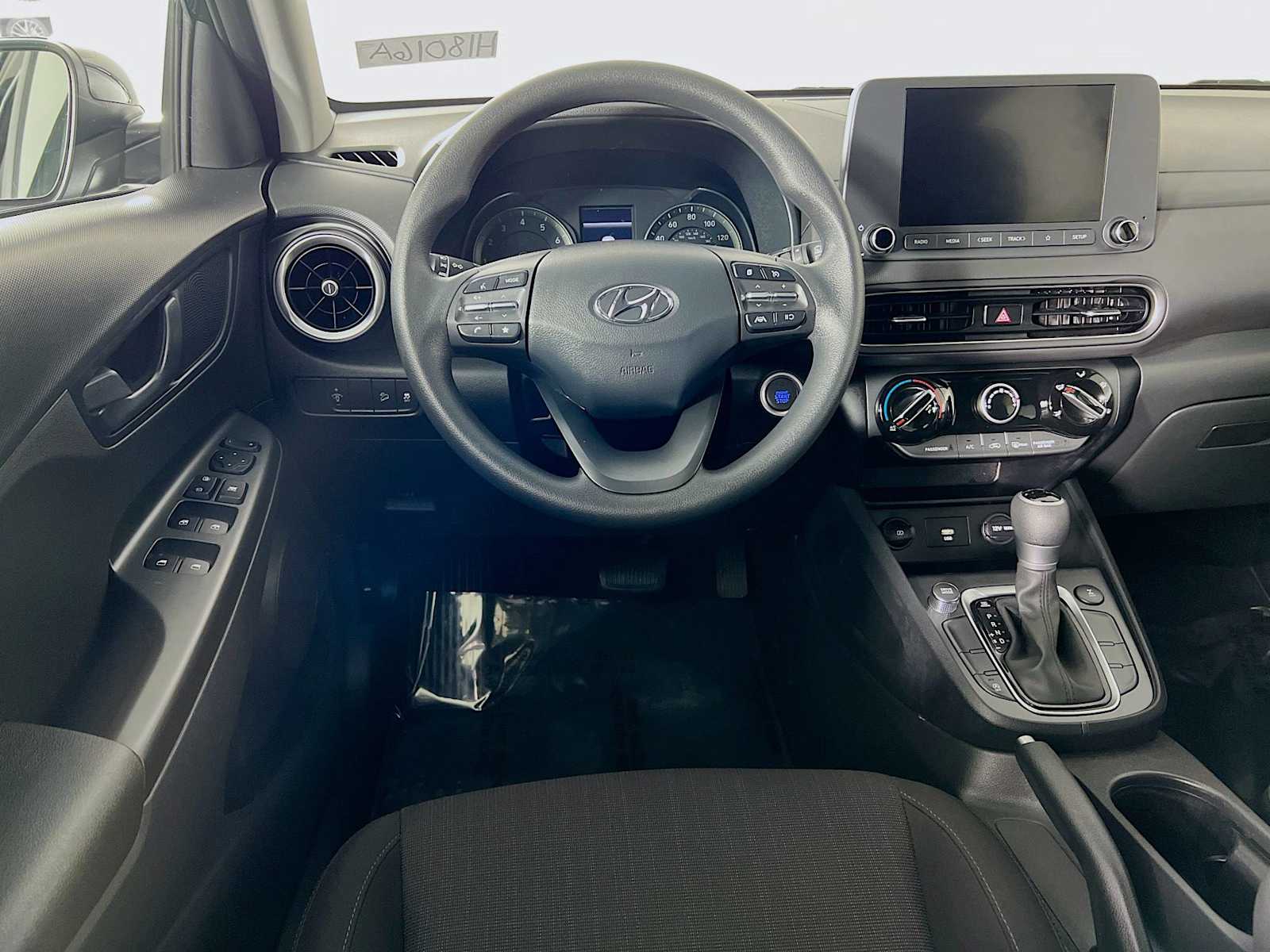 2023 Hyundai Kona SEL photo 3