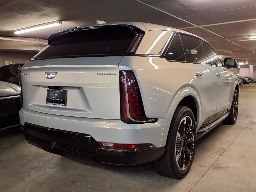 2026 Cadillac Escalade Luxury photo 6