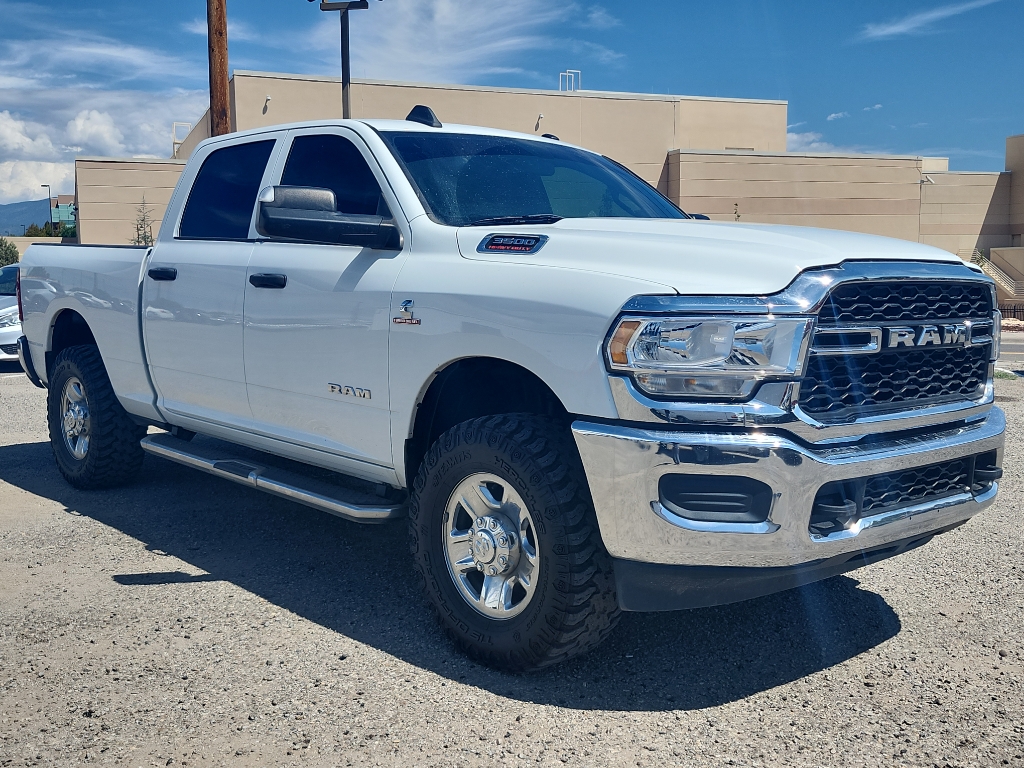 2022 Ram 3500 Tradesman photo 3