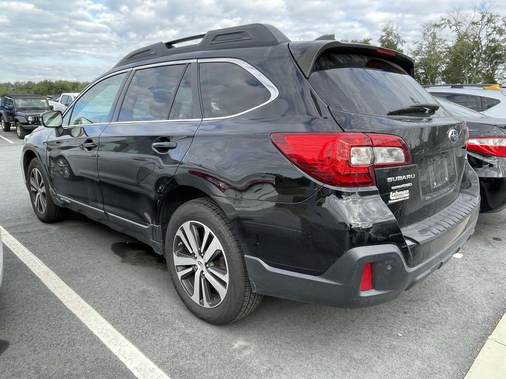 2018 Subaru Outback Limited photo 2