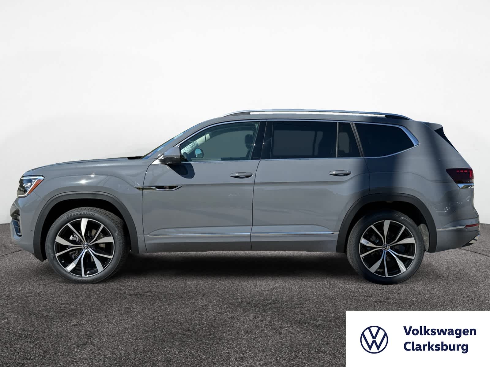 2026 Volkswagen Atlas SEL Premium R-Line photo 2