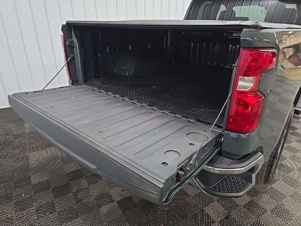 2025 Chevrolet Silverado 1500 LT photo 11