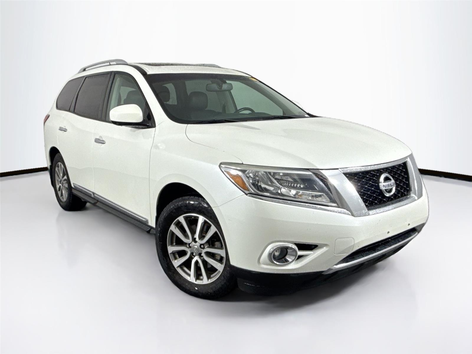 2015 Nissan Pathfinder SL photo 4