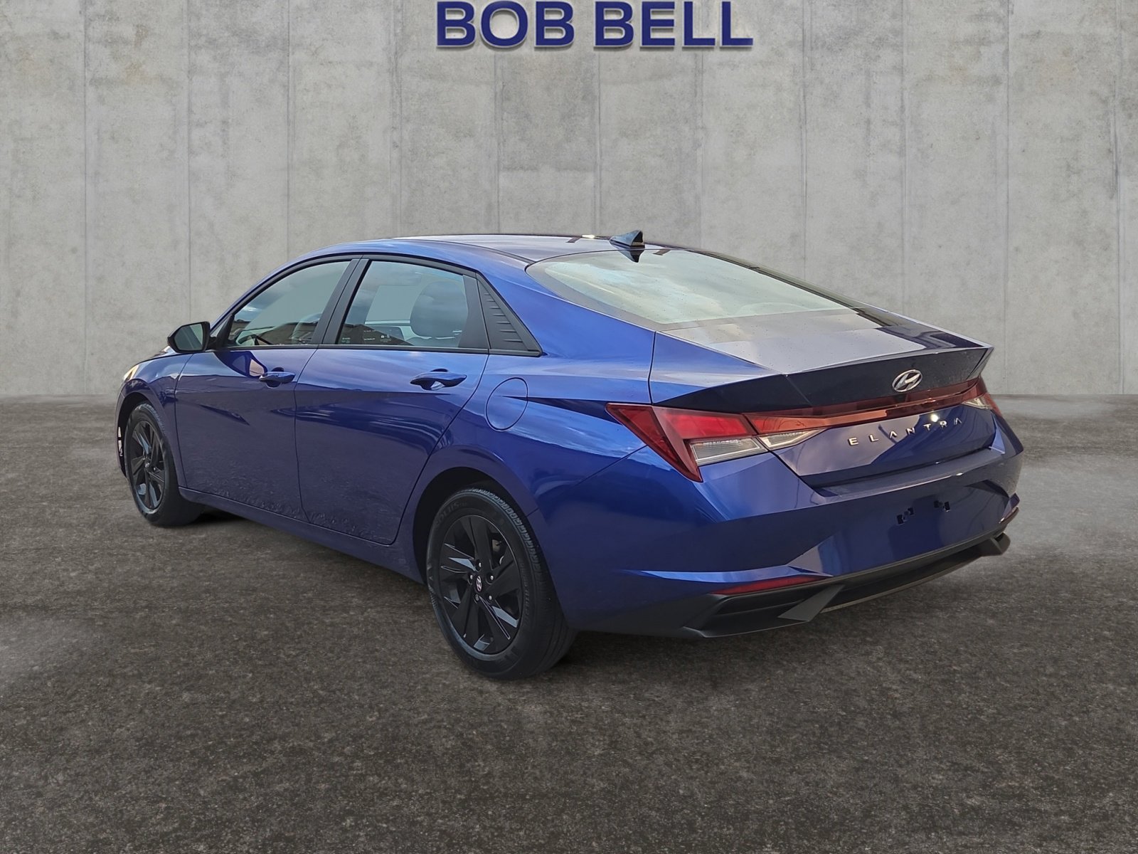 2023 Hyundai Elantra SEL photo 3