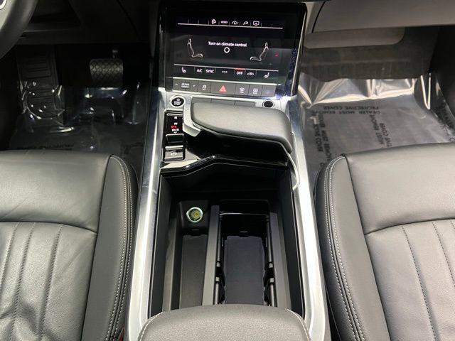 2023 Audi e-tron Premium photo 14