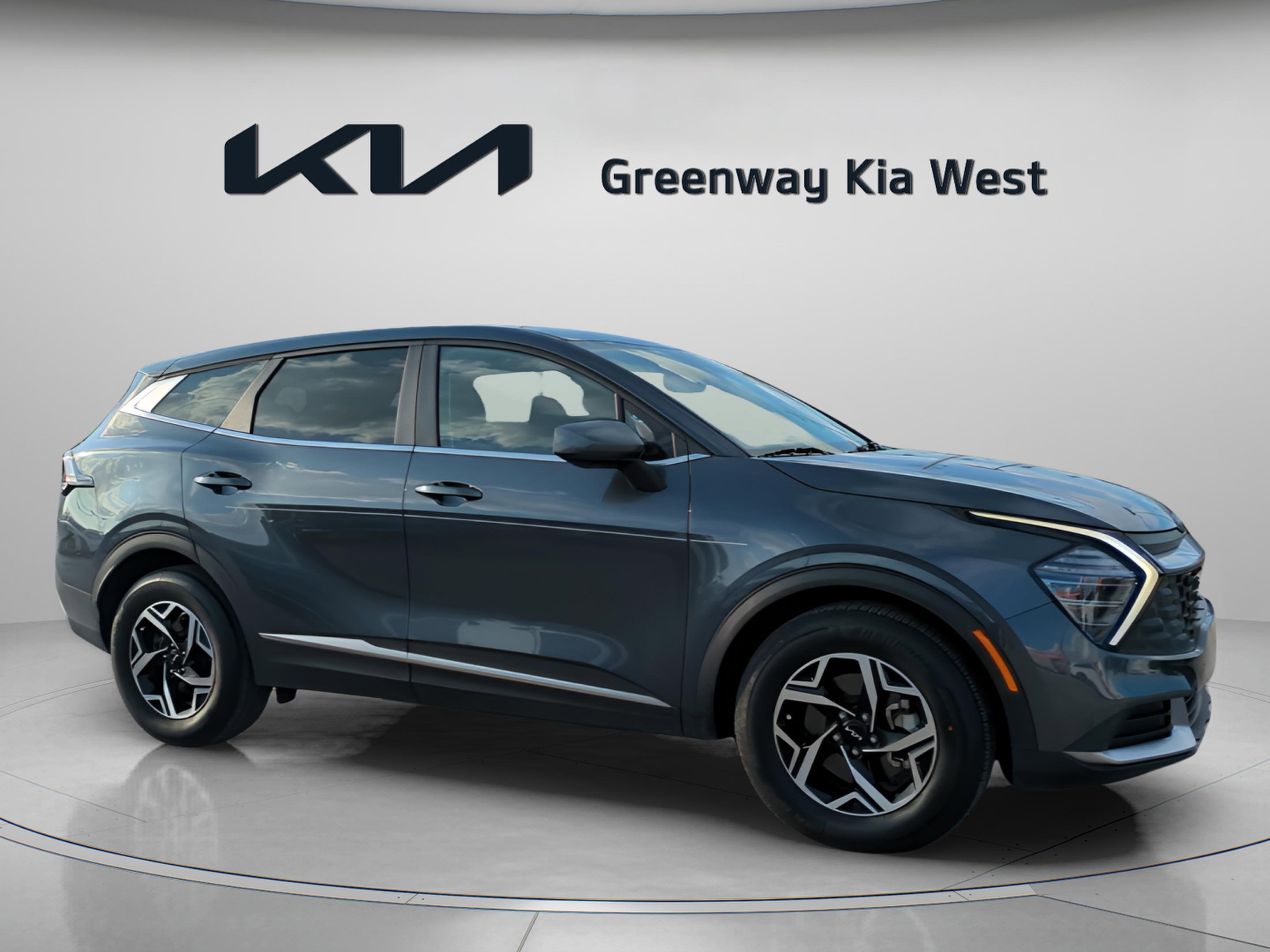 2024 Kia Sportage LX's photo