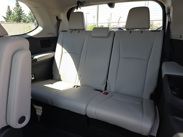 2024 Toyota Grand Highlander Platinum photo 13