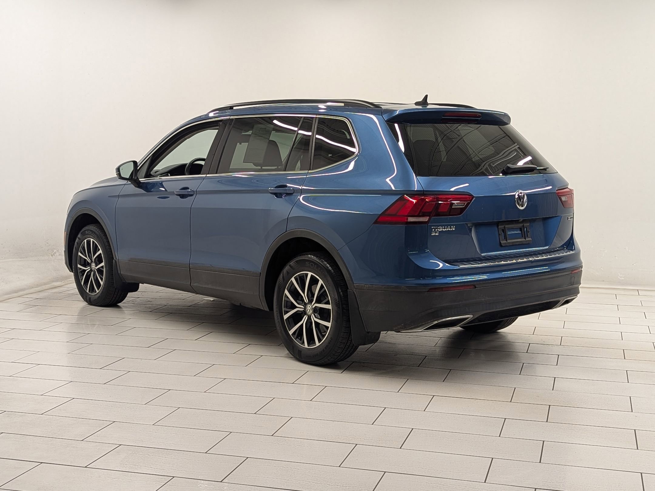 2019 Volkswagen Tiguan SE photo 2