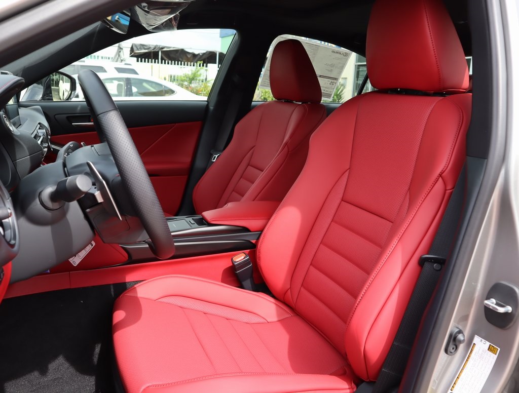 2025 Lexus IS 300 F SPORT photo 30