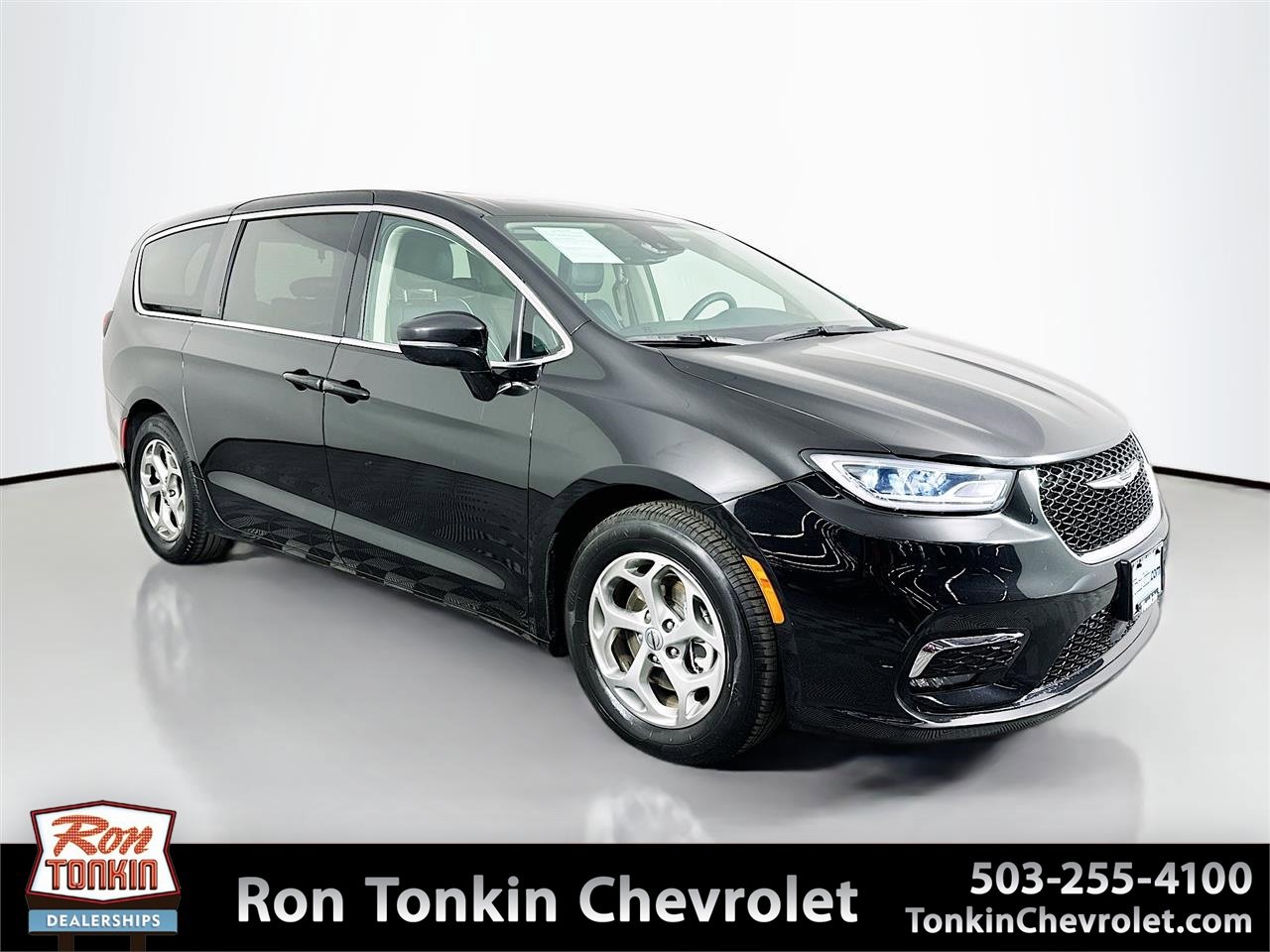 2024 Chrysler Pacifica Limited's photo