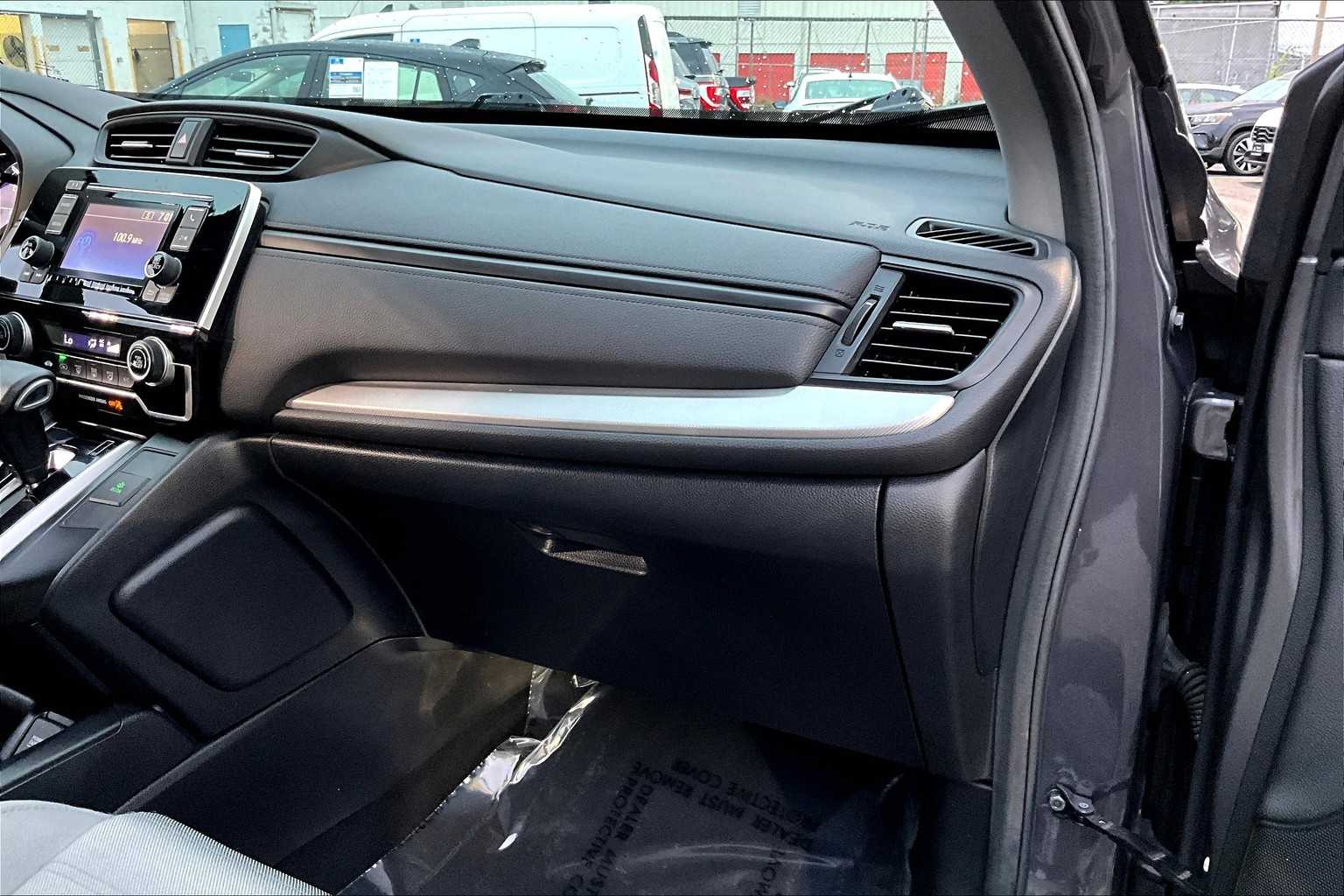 2017 Honda CR-V LX photo 16