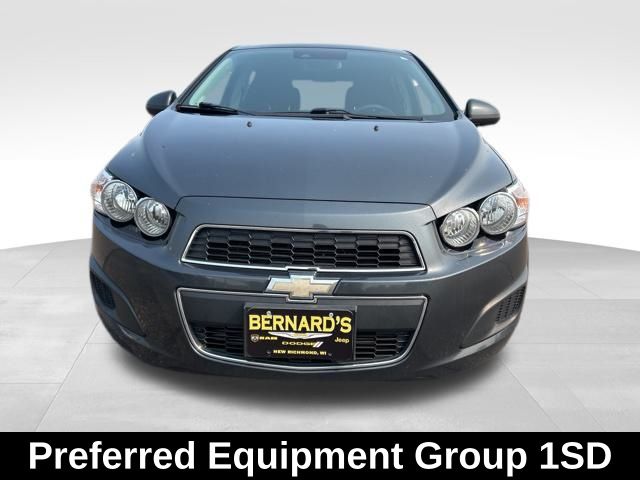 2016 Chevrolet Sonic LT photo 2