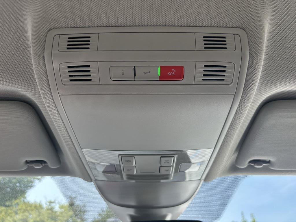 2025 Volkswagen Taos S photo 17