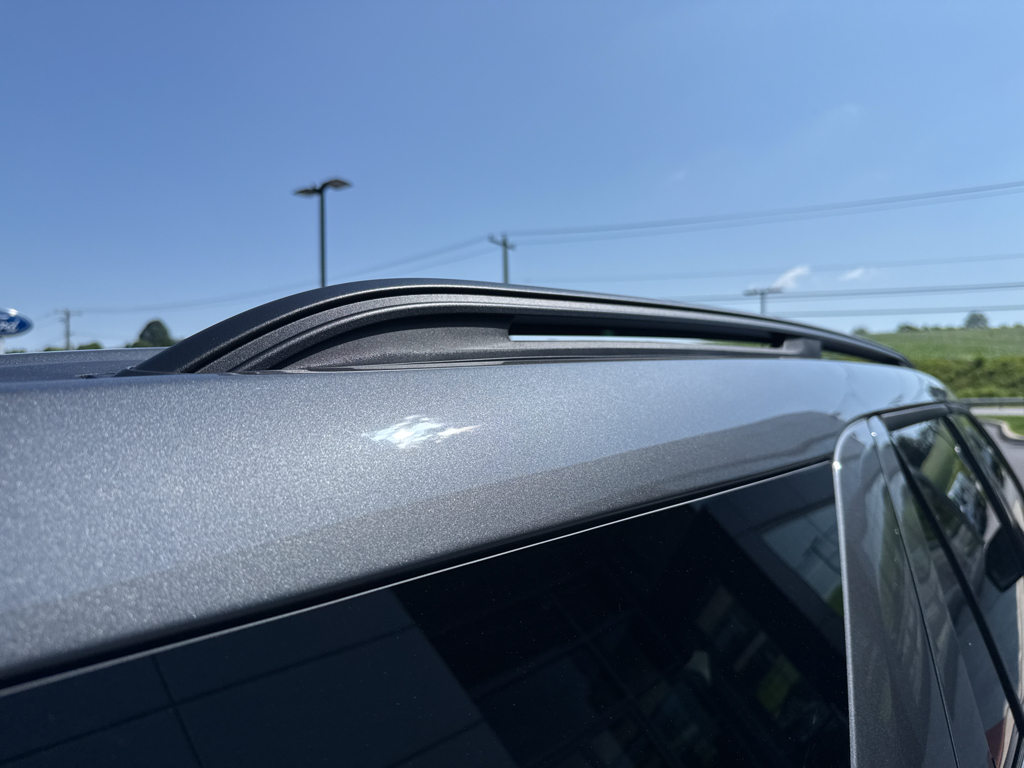 2025 Ford Explorer photo 6