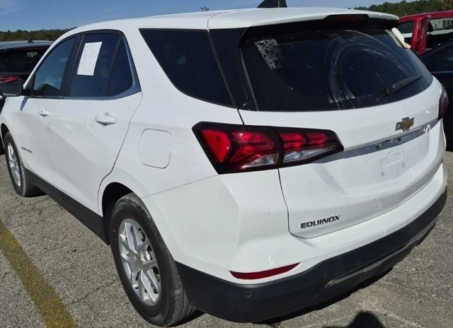 2022 Chevrolet Equinox LT photo 2