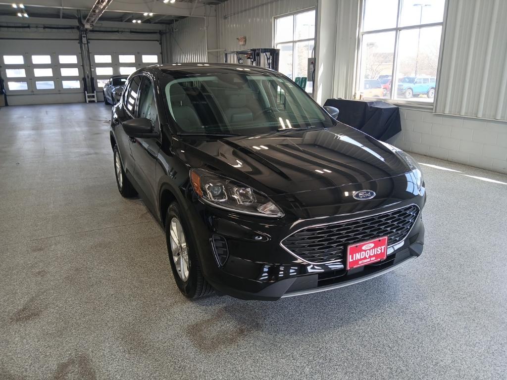 2022 Ford Escape SE photo 2