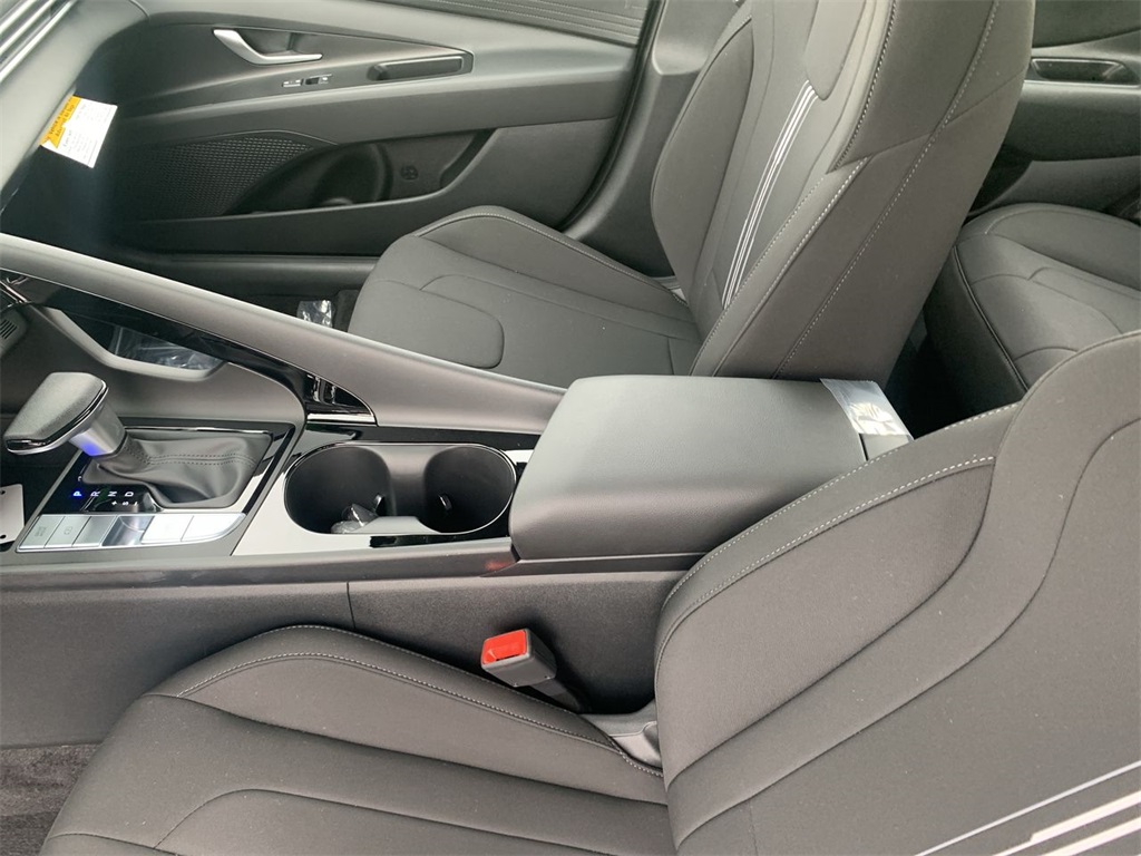 2025 Hyundai Elantra Hybrid Blue photo 12