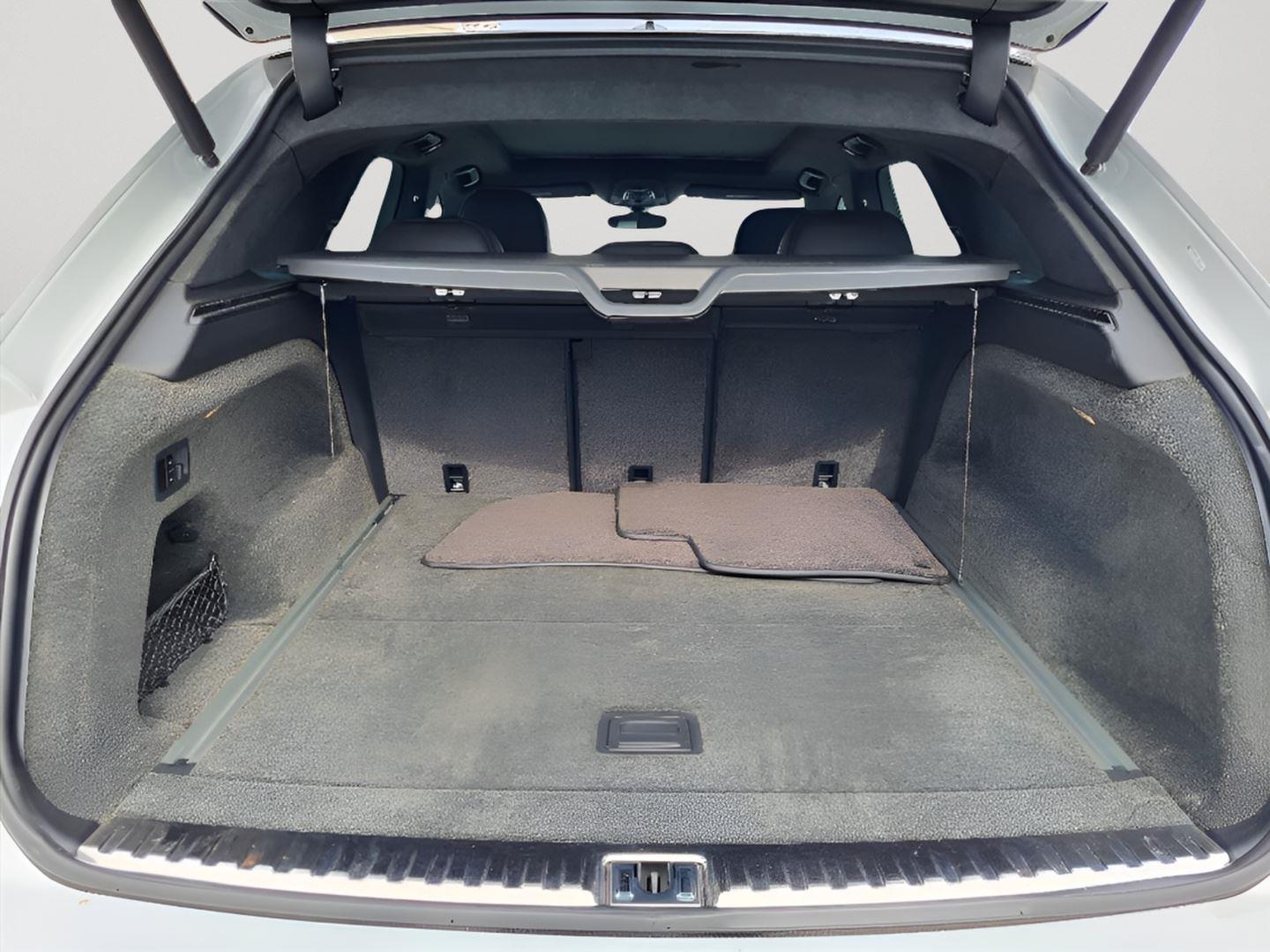 2021 Bentley Bentayga V8 photo 25