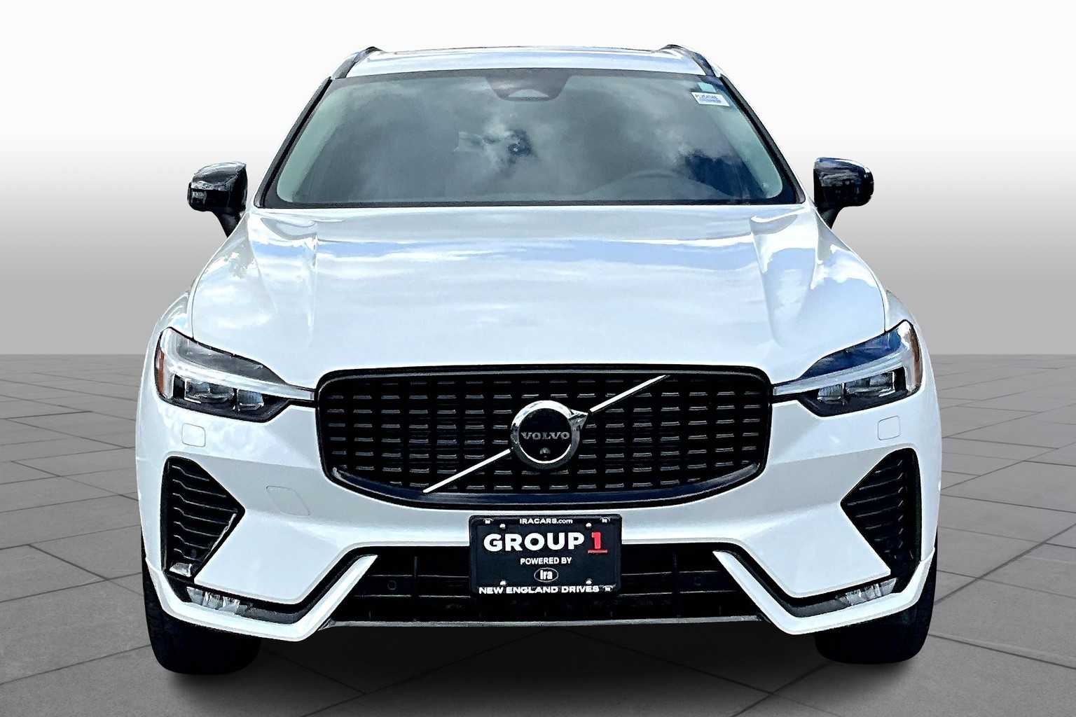 2023 Volvo XC60 Plus photo 3