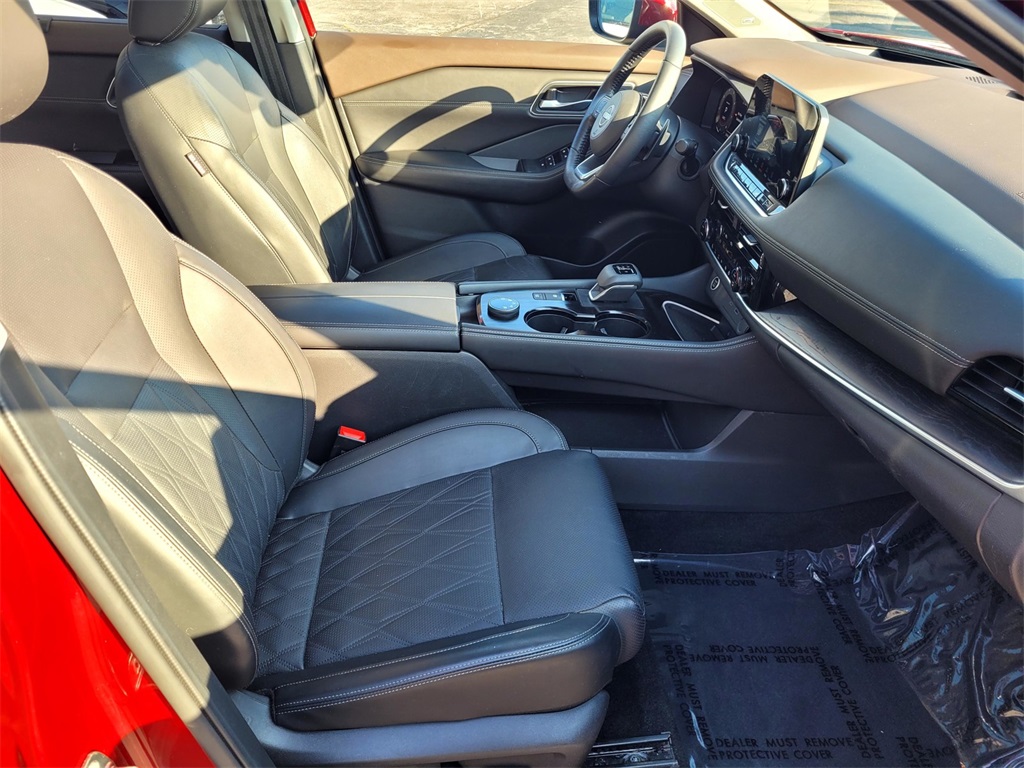 2022 Nissan Rogue Platinum photo 18