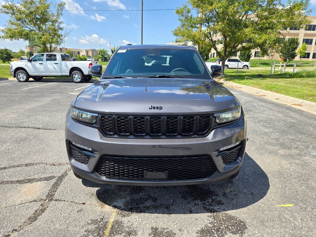 2025 Jeep Grand Cherokee Limited photo 4