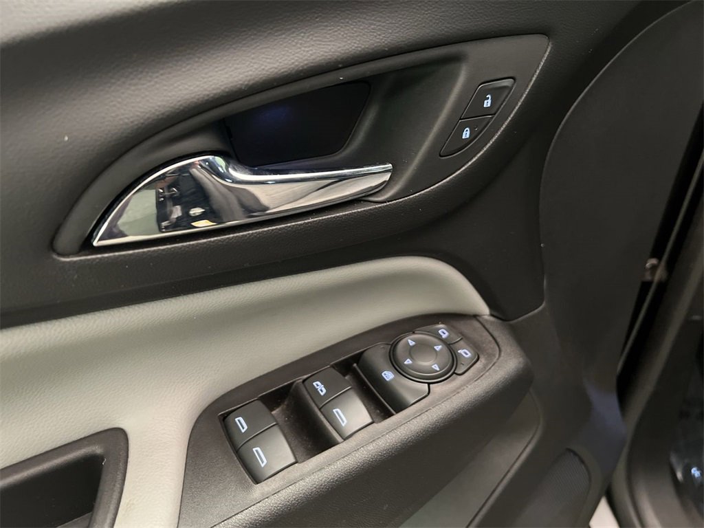 2022 Chevrolet Equinox LS photo 12