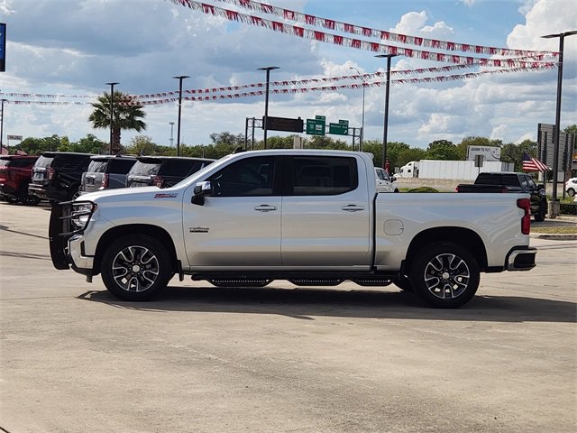 2020 Chevrolet Silverado 1500 LT photo 2