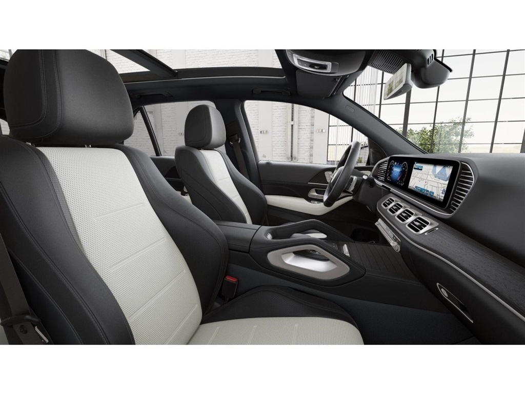 2026 Mercedes Benz GLE 450 4MATIC photo 3