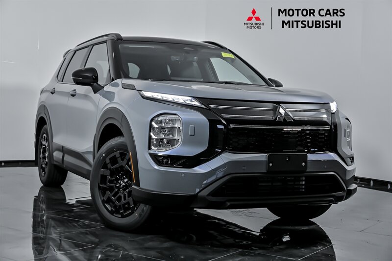 2025 Mitsubishi Outlander Trail Edition's photo