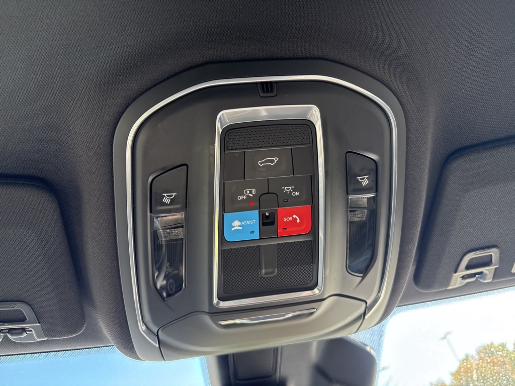 2024 Jeep Grand Cherokee Altitude photo 16