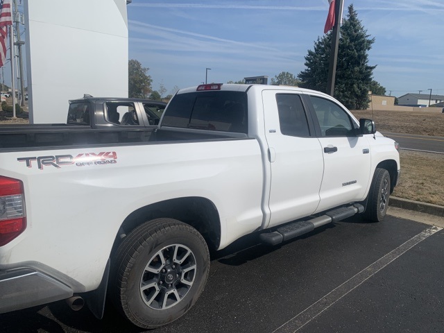 2018 Toyota Tundra SR5 photo 3