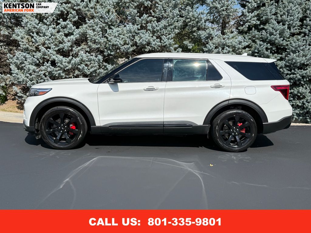 2022 Ford Explorer ST photo 4