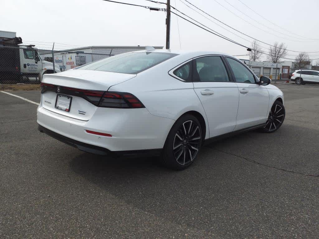 2025 Honda Accord Hybrid Touring photo 3